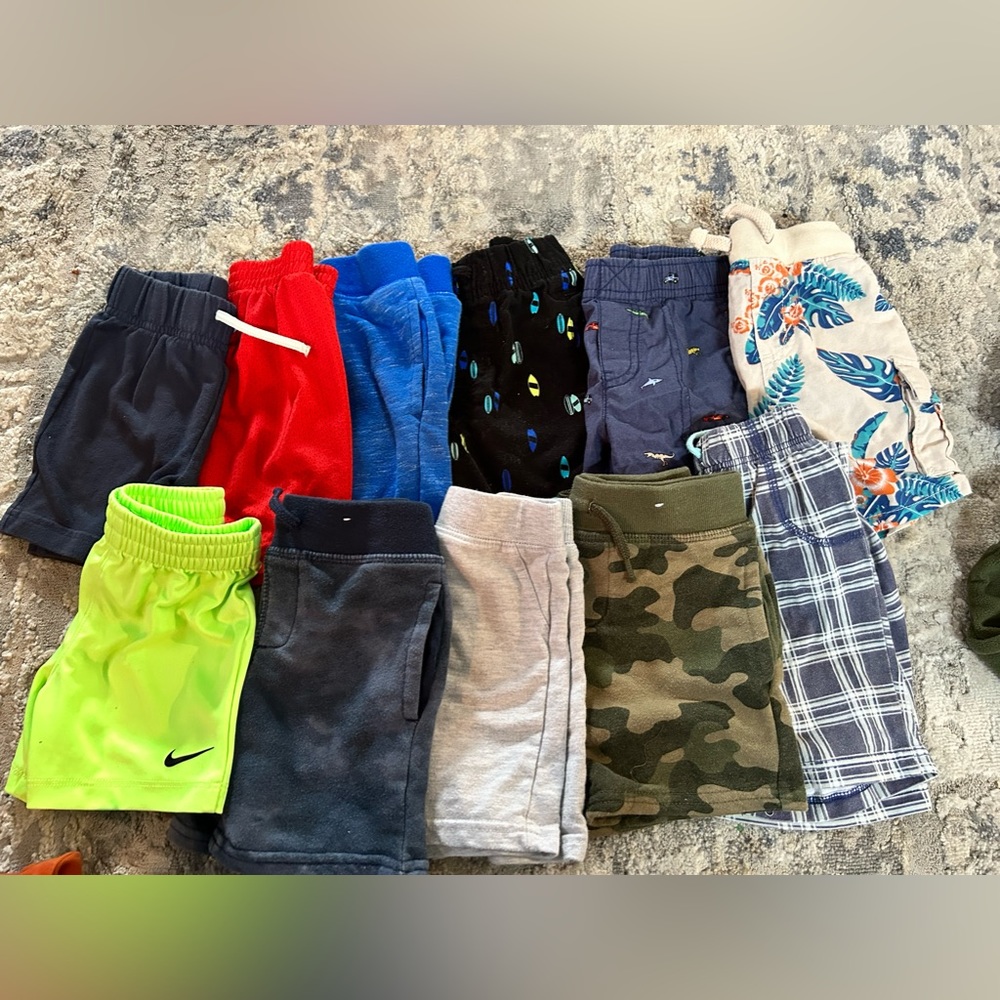 Boys 2t clothing lot of